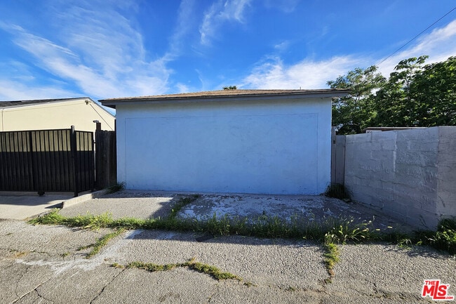 Building Photo - 19759 Roscoe Blvd