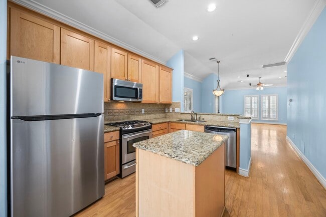 Building Photo - 3429 Clearview Cir