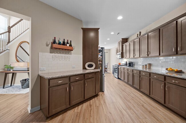 Building Photo - 637 Amber Meadows Way