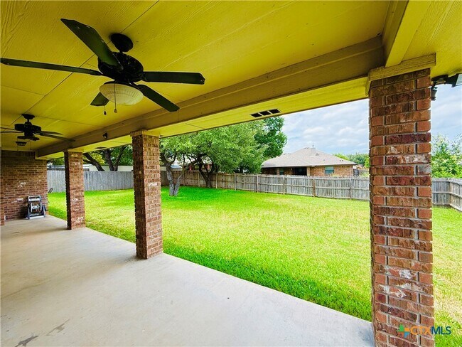 Building Photo - 6403 Flag Stone Dr