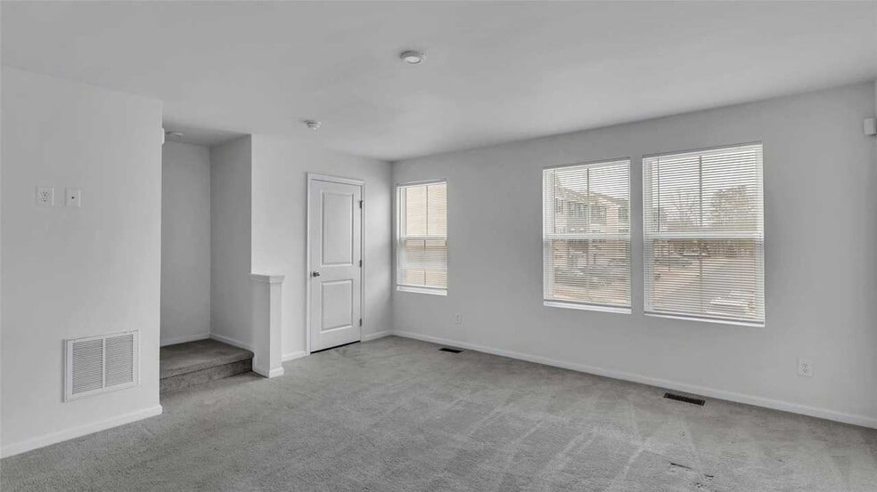 Building Photo - 992 Rushing Ln