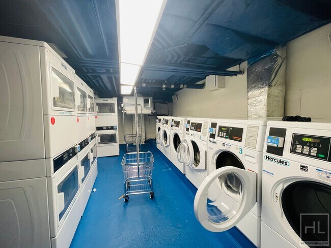 Building Photo - Madison Avenue