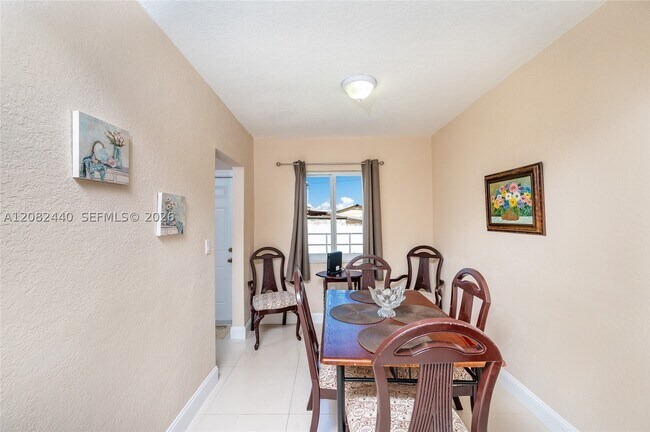 Building Photo - 1020 SW 73rd Pl