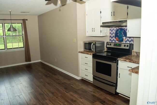 Building Photo - 3808 Timbercrest Dr NW