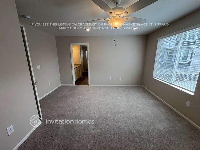 Building Photo - 3377 Streamwood Dr
