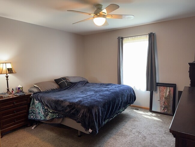 Building Photo - 36420 N Tamarack Dr