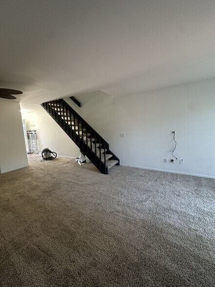 Building Photo - 336 S Memphis Way