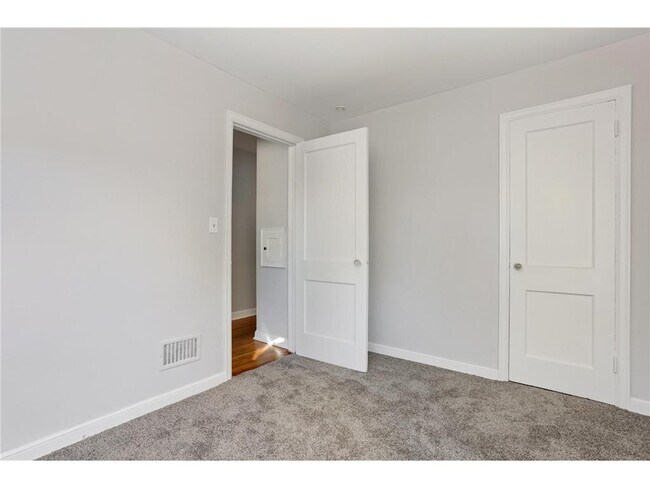 Building Photo - 4354 S 28th Ave