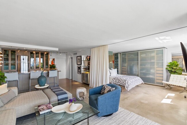 Building Photo - 5 Island Ave