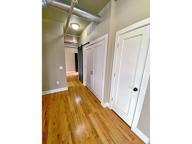 Building Photo - 1626 Cuming St