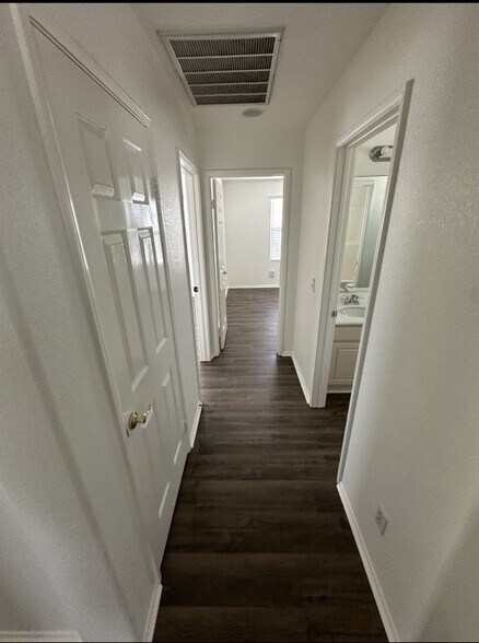 Building Photo - 11306 Trailstone Ct