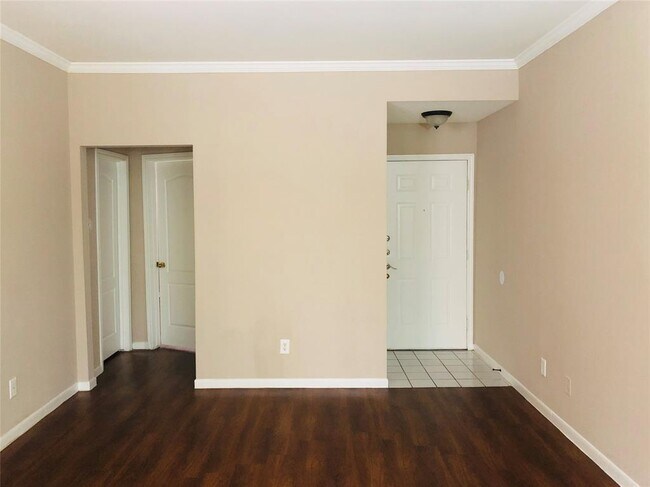 Building Photo - 6000 Shepherd Mountain Cove