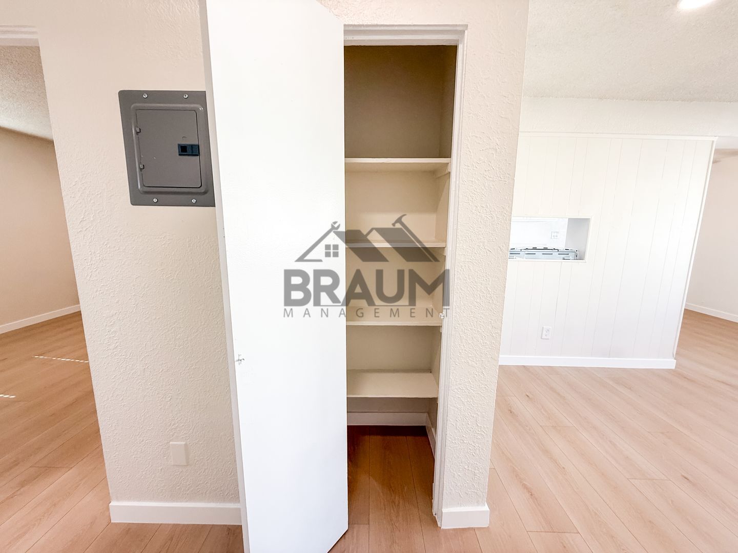 Building Photo - 4636 Laurel Canyon Blvd