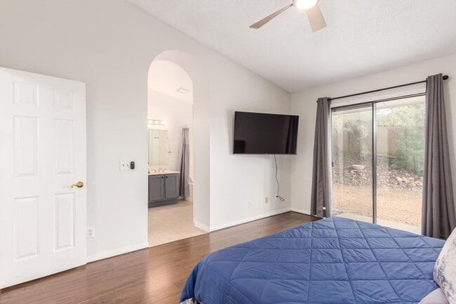 Building Photo - 15647 E Richwood Ave