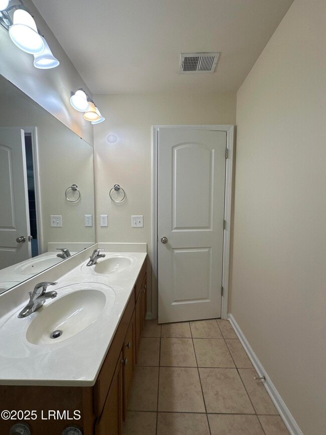 Building Photo - 132 Patriot Ct