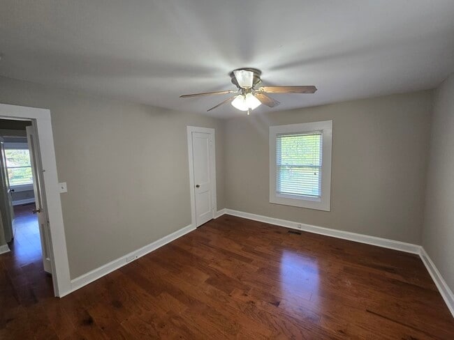 Building Photo - 4094 University Dr