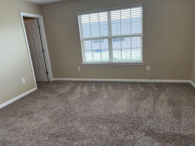 Building Photo - 495 Canyon Oak Loop