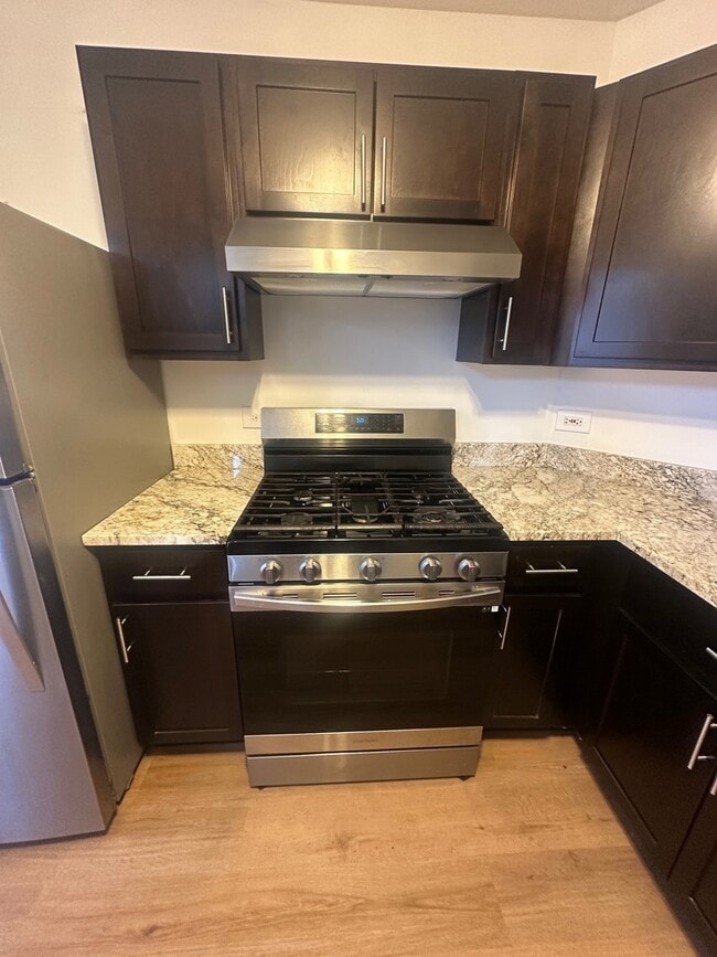 Building Photo - 1942 Heron Ave