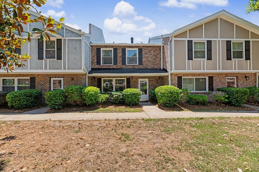 Building Photo - 2924 Cathedral Ln