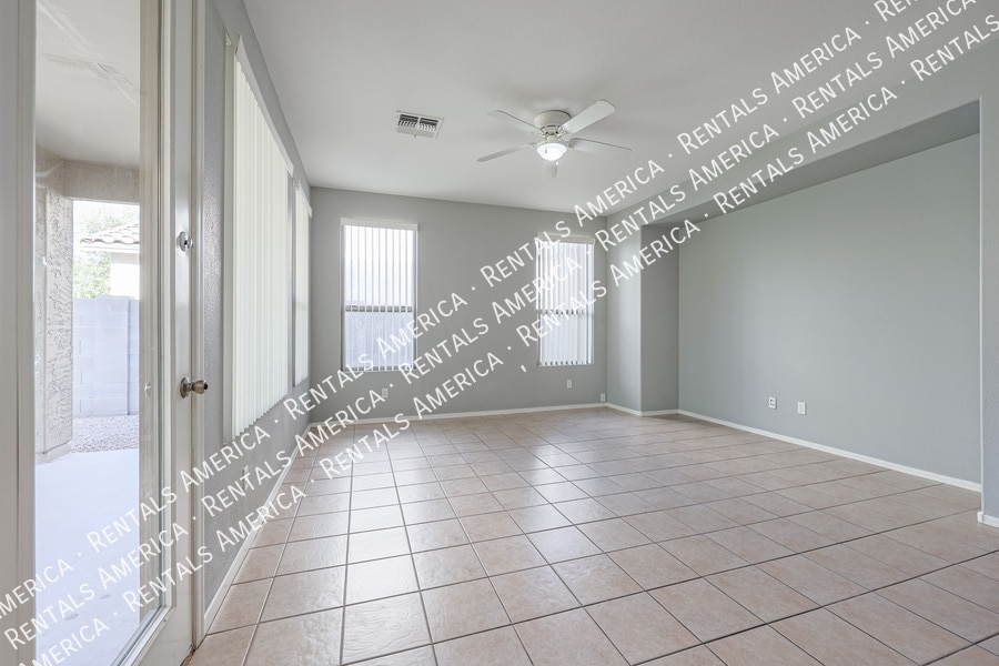 Building Photo - 3672 E Sundance Ave