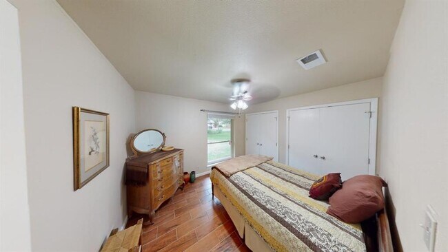 Building Photo - 9215 Hunters Trace E