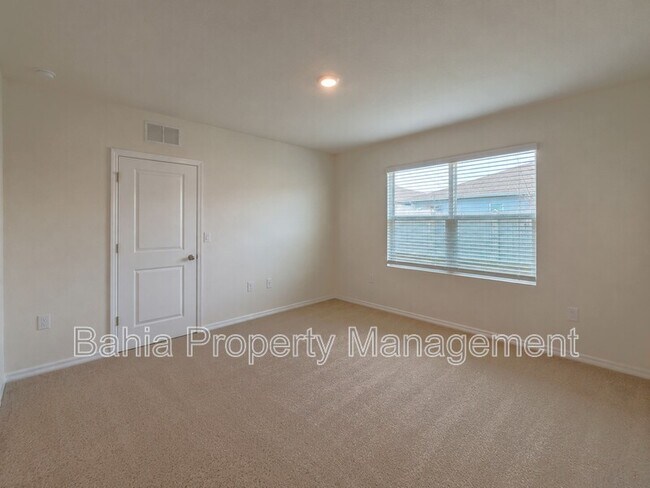 Building Photo - 1516 Ellesmere Ave