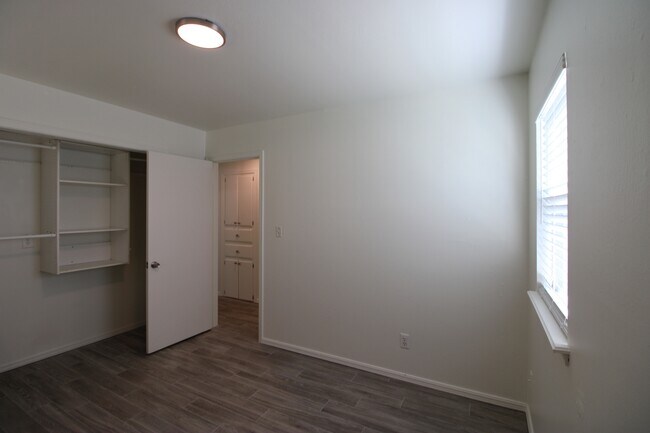 Building Photo - 59 Shirley Ln