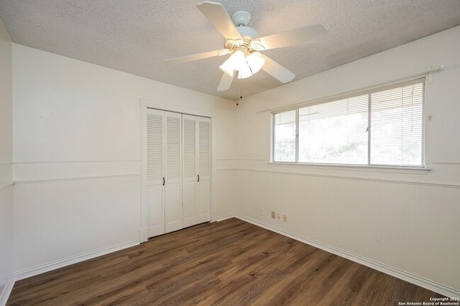 Building Photo - 3647 Pinebluff Dr