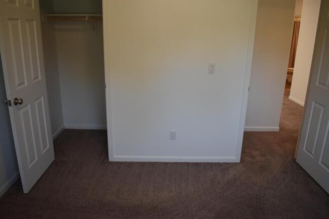 Building Photo - 31 Medieval St