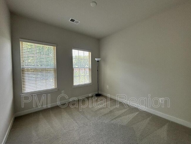 Building Photo - 1738 Whitehall Dr