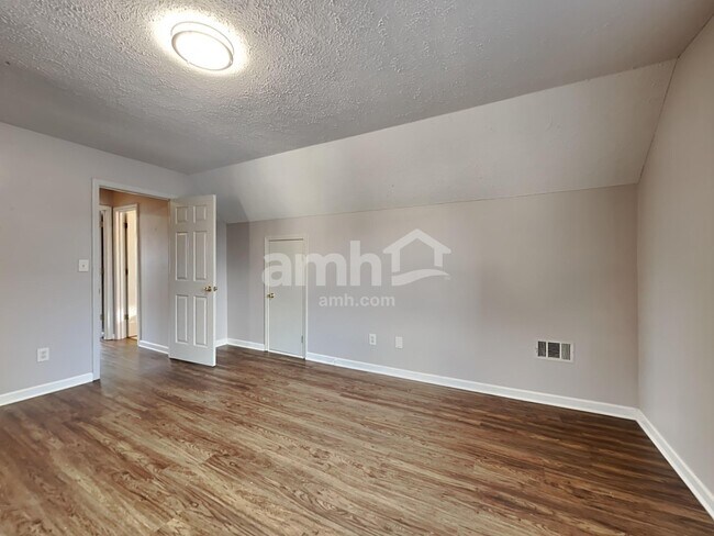 Building Photo - 420 Etowah Valley Way