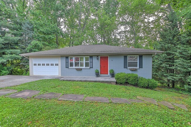 Building Photo - 680 Elk Dr