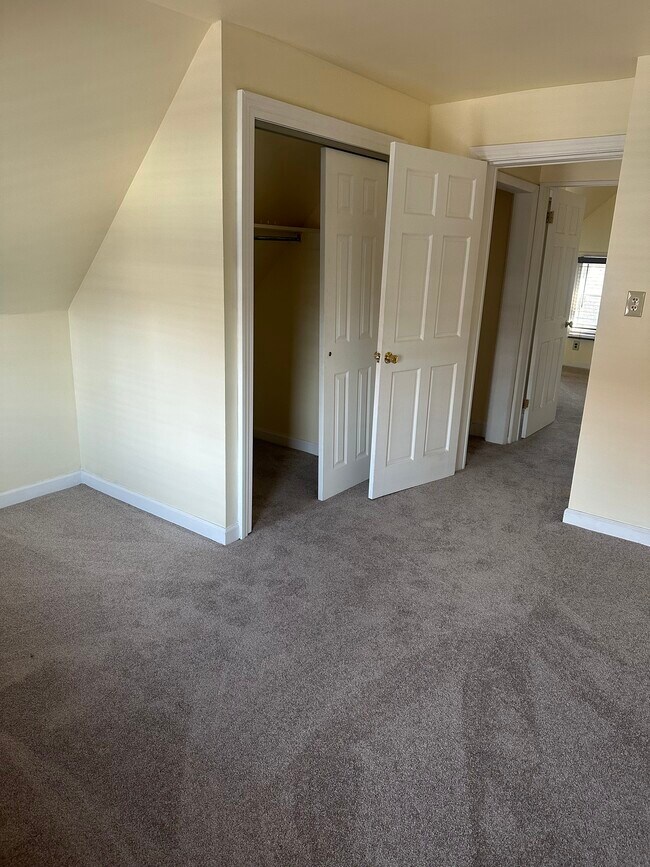 Building Photo - 534 S Pearl St