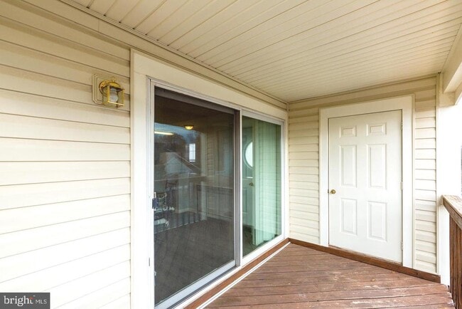 Building Photo - 9381 Scarlet Oak Dr