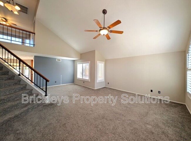 Building Photo - 2340 W Myrtle Dr