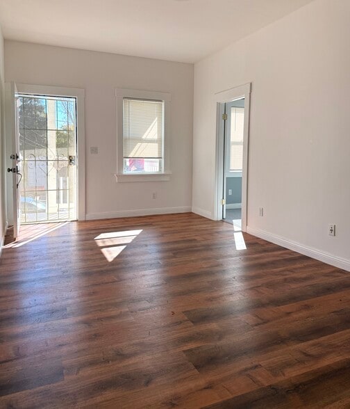 Building Photo - 1813 Saint Charles St