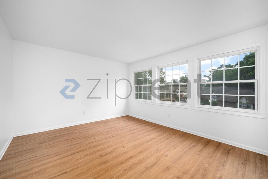 Building Photo - Unit N1