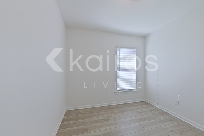 Building Photo - 121 Rainfall Ln