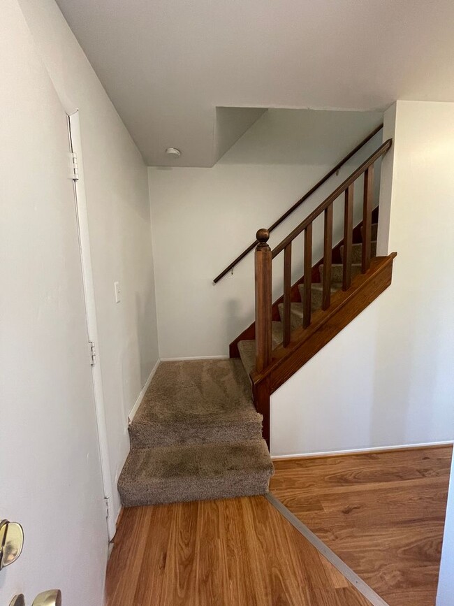 Building Photo - Beautiful 4 Bedroom Home in Ypsilanti! - F...