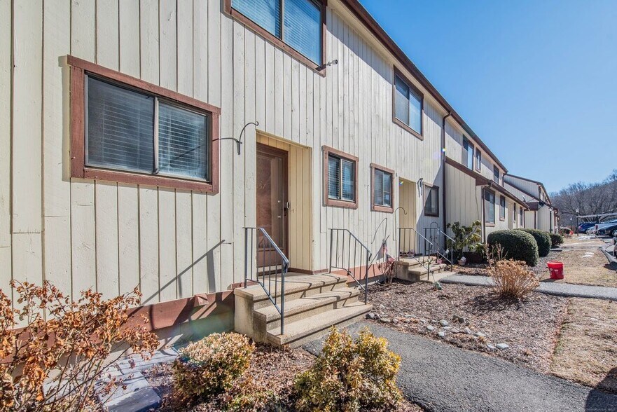 Building Photo - 157 Beacon Hill Common