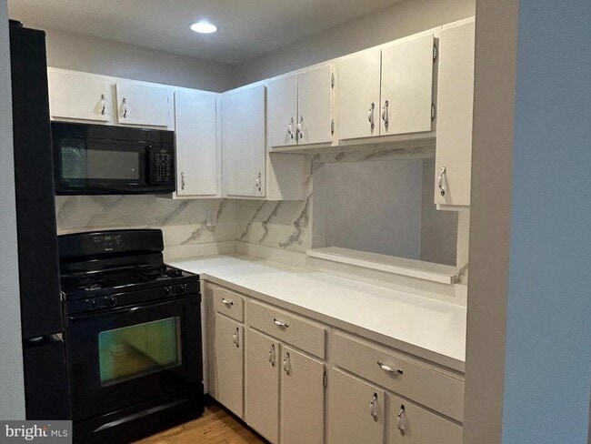 Building Photo - 35 Coral Tree Ct