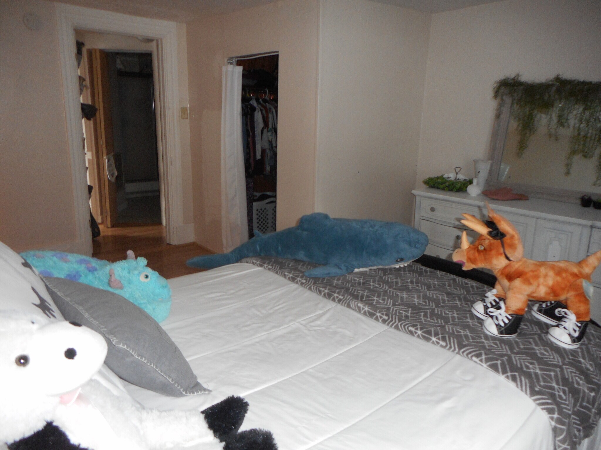 Building Photo - 102 5th St