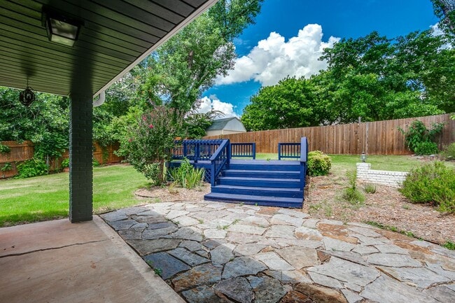 Building Photo - 1309 Fox Lake Ln