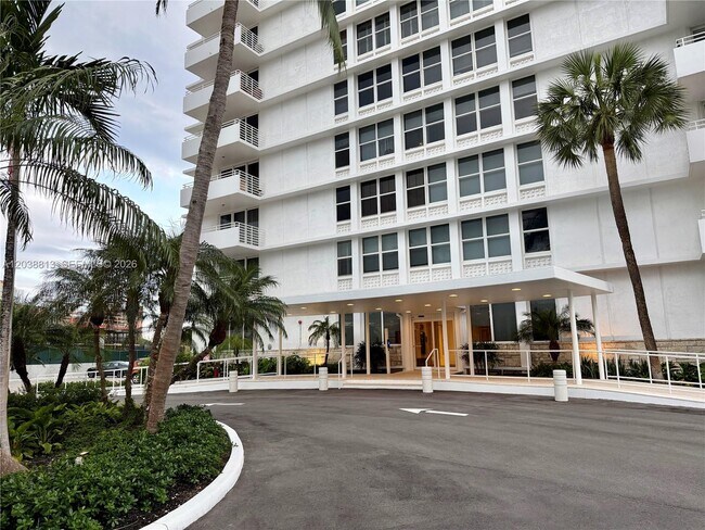 Building Photo - 888 Intracoastal Dr