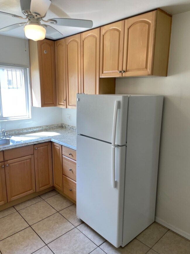 Building Photo - Studio in Pacific Beach Apartment Community