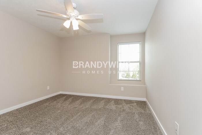 Building Photo - 2516 Lightbend Dr