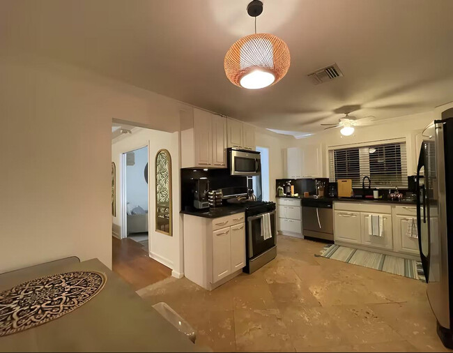 Building Photo - 430 45th St