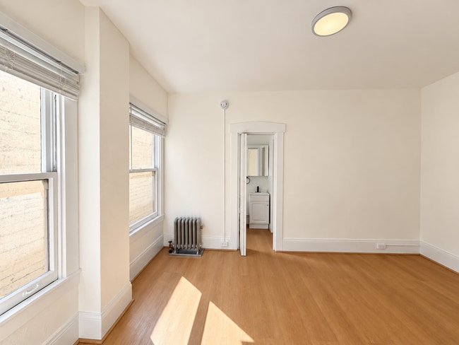Building Photo - 937 O'Farrell St