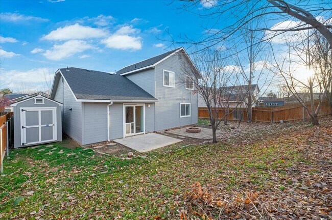 Building Photo - 3685 S Creekwood Way