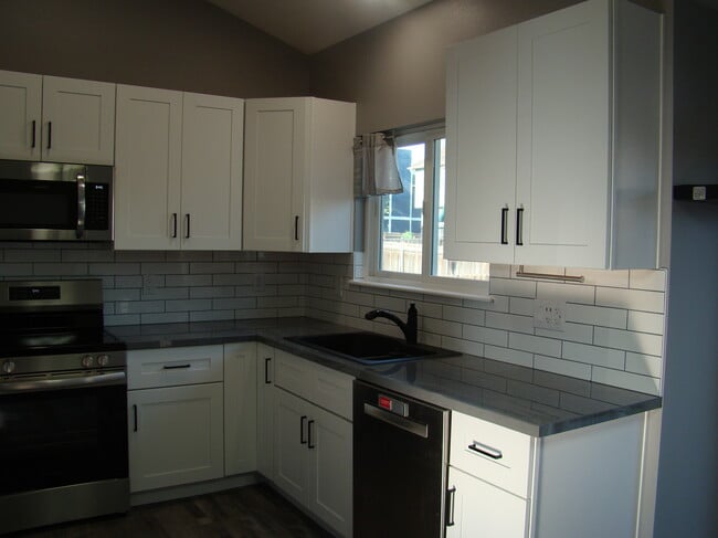 Building Photo - 8825 Boxelder Dr